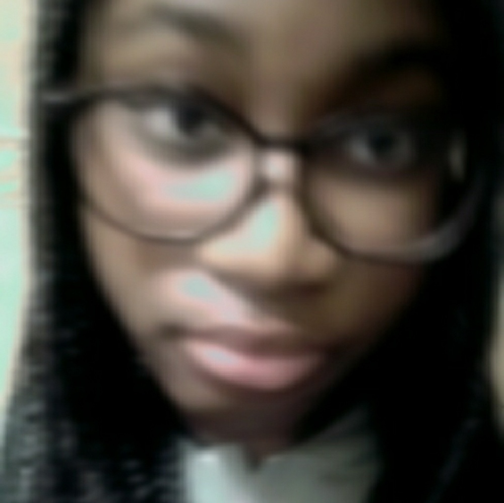 Meet your Posher, Sakena